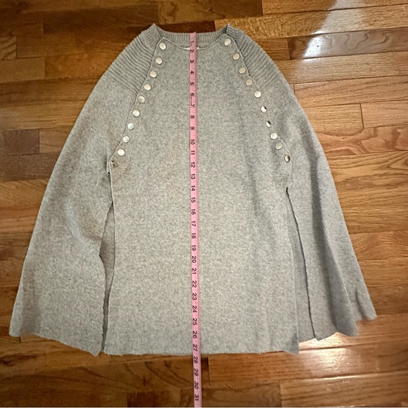 Mainstrip Heather Grey Poncho with Buttons Sz M NWT - Picture 8 of 9